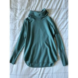 Max Studio 2 ply cashmere turtleneck sweater -S